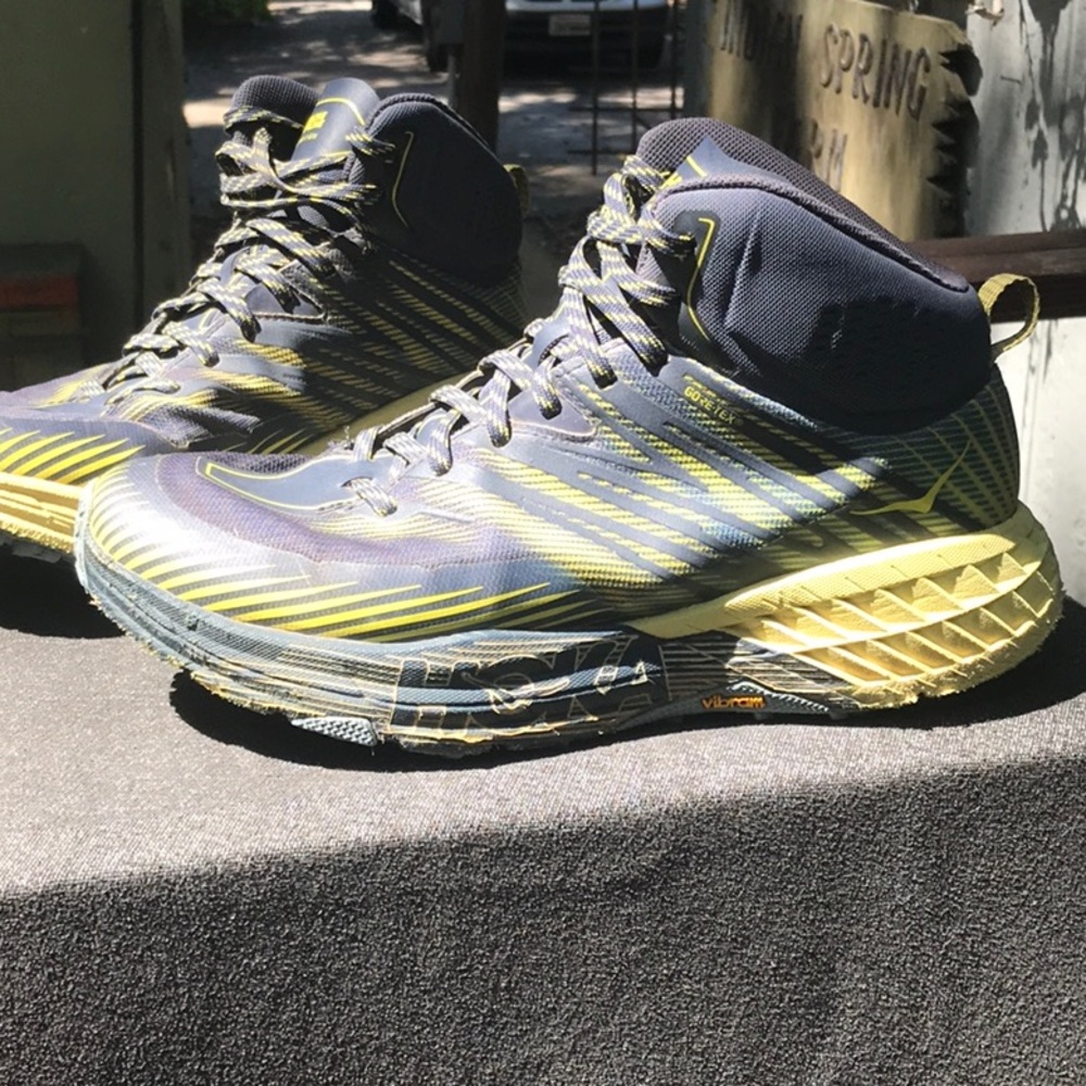 Hoka Speedgoat Mid 2 GTX Hiking Boots sz 9.5 M
